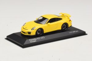 Porsche 911 991 GT3 Kollane Minichamps 1:43 410062021 Metall - pilt 2/4