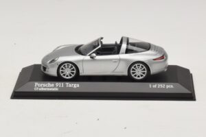 Porsche 911 991 Targa Hõbedane Minichamps 1:43 410062442 Metall