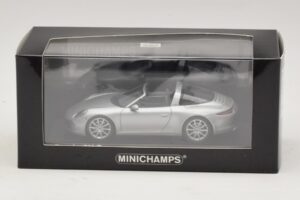 Porsche 911 991 Targa Hõbedane Minichamps 1:43 410062442 Metall - pilt 4/4