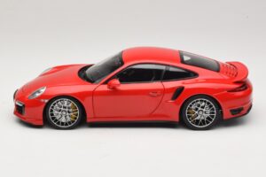 Porsche 911 991 Turbo S Punane Minichamps 1:18 110062320 Metall - pilt 4/8