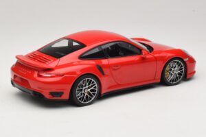Porsche 911 991 Turbo S Punane Minichamps 1:18 110062320 Metall - pilt 2/8