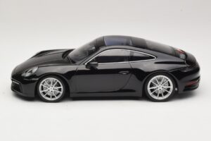 Porsche 911 992 Carrera 4S Must Minichamps 1:18 WAP0211120R992 Metall - pilt 3/6