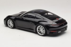 Porsche 911 992 Carrera 4S Must Minichamps 1:18 WAP0211120R992 Metall - pilt 5/6