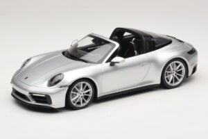 Porsche 911 992 Targa 4 GTS Hõbedane Minichamps 1:18 WAP0211460RTRG Metall