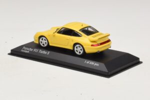 Porsche 911 993 Turbo S Kollane Minichamps 1:43 430069270 Metall - pilt 3/4