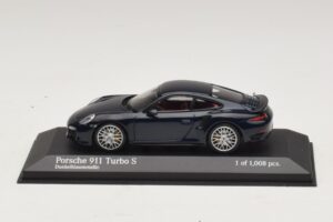 Porsche 911 996 Sinine Metallik Minichamps 1:43 400061180 Metall