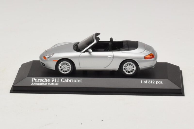 Porsche 911 996 Kabriolett Hõbe Metallik Minichamps 1:43 400061091 Metall