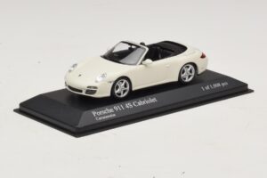 Porsche 911 997 Carrera 4S Kabriolett Valge Minichamps 1:43 400066431 Metall - pilt 2/4