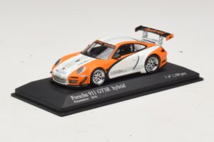Porsche 911 997 GT3 R Hybrid Presentation 2010 Minichamps 1:43 410108900 Metall - pilt 2/4