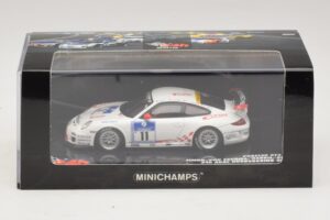 Porsche 911 997 GT3 RS #11 24 Hours Nurburgring 2010 Minichamps 1:43 437106711 Metall - pilt 4/5