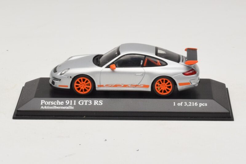 Porsche 911 997 GT3 RS Hõbe Minichamps 1:43 400066000 Metall