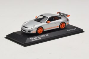 Porsche 911 997 GT3 RS Hõbe Minichamps 1:43 400066000 Metall - pilt 2/4
