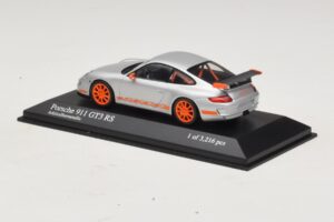Porsche 911 997 GT3 RS Hõbe Minichamps 1:43 400066000 Metall - pilt 3/4