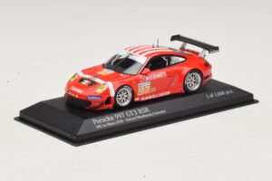 Porsche 911 997 GT3 RSR GT2 #97 M. Holzer / R. Westbrook 24 Hours of Le Mans 2010 Minichamps 1:43 410106997 Metall - pilt 2/4