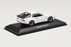 Porsche 924 GT Valge Maxichamps 1:43 940066121 Metall - pilt 2/4