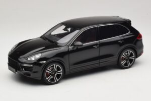 Porsche Cayenne Turbo S 92A Must Metallik Minichamps 1:18 110062100 Metall