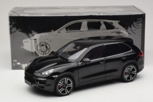 Porsche Cayenne Turbo S 92A Must Metallik Minichamps 1:18 110062100 Metall - pilt 8/8