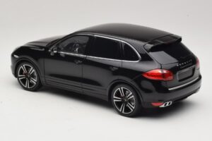 Porsche Cayenne Turbo S 92A Must Metallik Minichamps 1:18 110062100 Metall - pilt 7/8