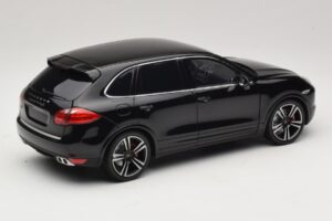 Porsche Cayenne Turbo S 92A Must Metallik Minichamps 1:18 110062100 Metall - pilt 3/8