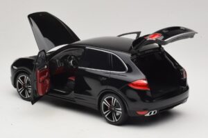 Porsche Cayenne Turbo S 92A Must Metallik Minichamps 1:18 110062100 Metall - pilt 5/8