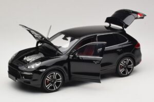 Porsche Cayenne Turbo S 92A Must Metallik Minichamps 1:18 110062100 Metall - pilt 2/8