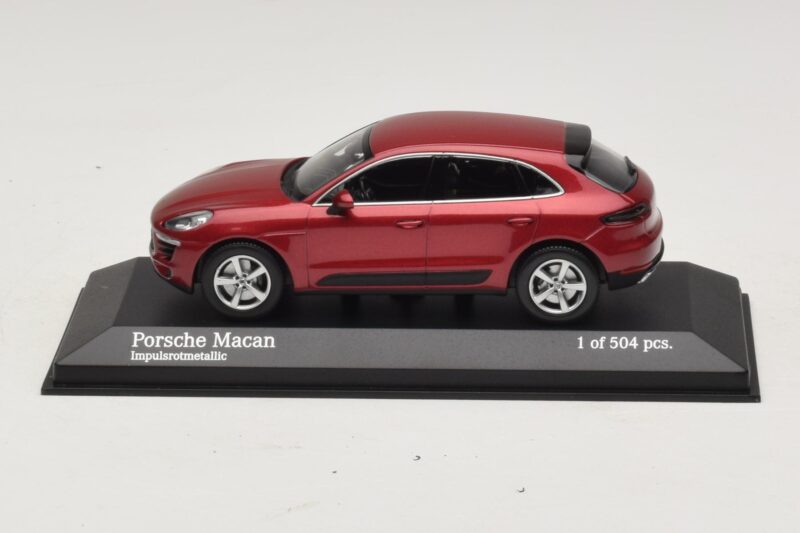 Porsche Macan 95B Punane Metallik Minichamps 1:43 410062600 Metall