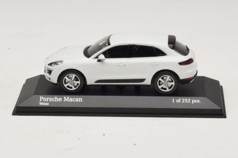 Porsche Macan 95B Valge Minichamps 1:43 410062601 Metall