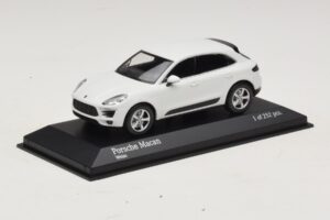 Porsche Macan 95B Valge Minichamps 1:43 410062601 Metall - pilt 2/4