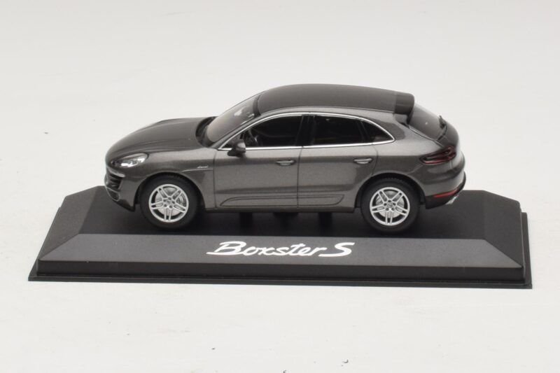 Porsche Macan S Diesel 95B Pronks Metallik Minichamps 1:43 Porsche Macan S Diesel 95B Pronks Metallik Minichamps 1:43 WAP0201510E Metall
