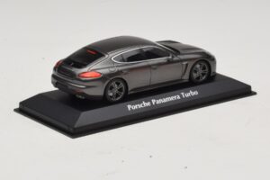 Porsche Panamera 970 Turbo Hall Metallik Maxichamps 1:43 940062371 Metall - pilt 2/4