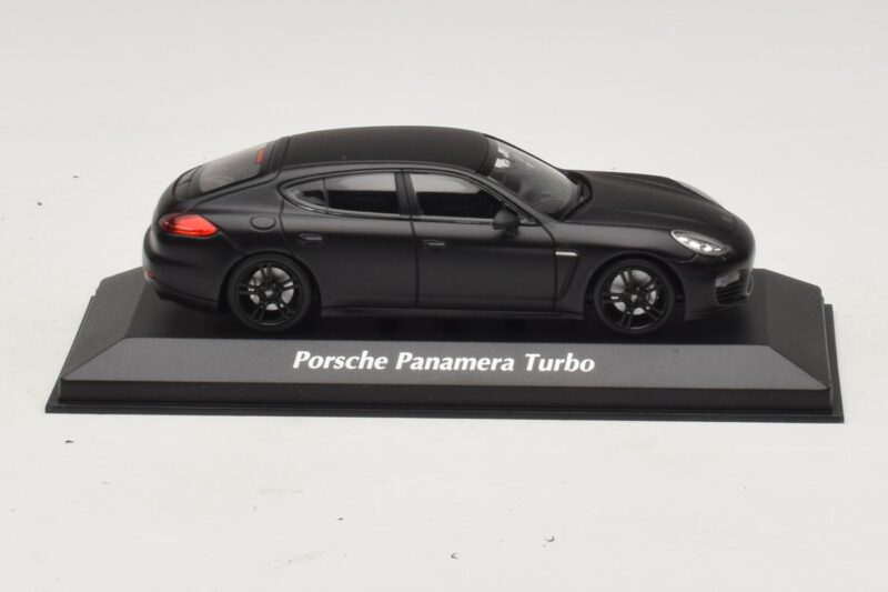 Porsche Panamera 970 Turbo Matt Must Maxichamps 1:43 940062370 Metall