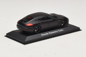 Porsche Panamera 970 Turbo Matt Must Maxichamps 1:43 940062370 Metall - pilt 2/4
