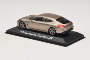Porsche Panamera 970 Turbo S Pronks Metallik Minichamps 1:43 WAP0200600E Metall - pilt 3/4