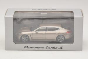 Porsche Panamera 970 Turbo S Pronks Metallik Minichamps 1:43 WAP0200600E Metall - pilt 4/4