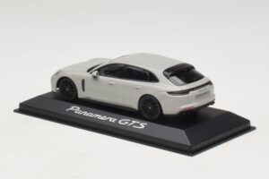 Porsche Panamera GTS 971 Chalk Grey Minichamps 1:43 WAP0207640J Metall - pilt 3/4