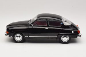 Saab 96 V4 Must MCG 1:18 MCG18063 Metall - pilt 3/6