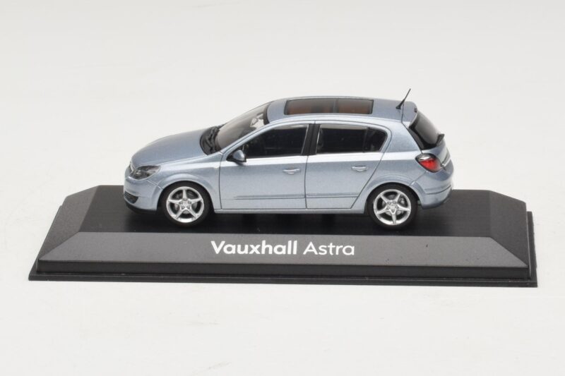 Vauxhall Astra H Sedan Helesinine Metallik Minichamps 1:43 ASTRA007 Metall