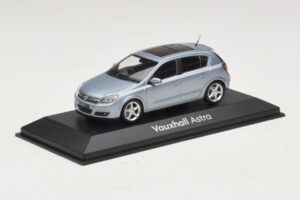Vauxhall Astra H Sedan Helesinine Metallik Minichamps 1:43 ASTRA007 Metall - pilt 2/4