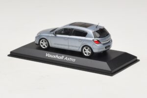 Vauxhall Astra H Sedan Helesinine Metallik Minichamps 1:43 ASTRA007 Metall - pilt 3/4