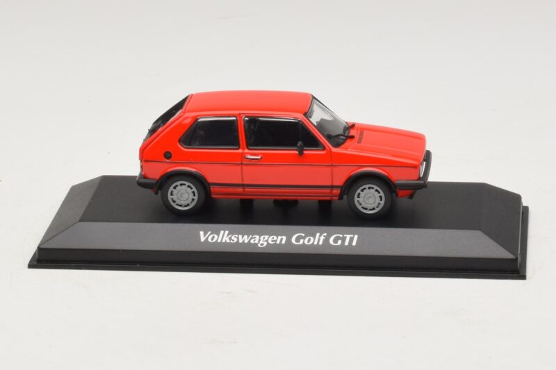 Volkswagen Golf GTI Mk1 Punane Maxichamps 1:43 Volkswagen Golf GTI Mk1 Punane Maxichamps 1:43 940055170 Metall