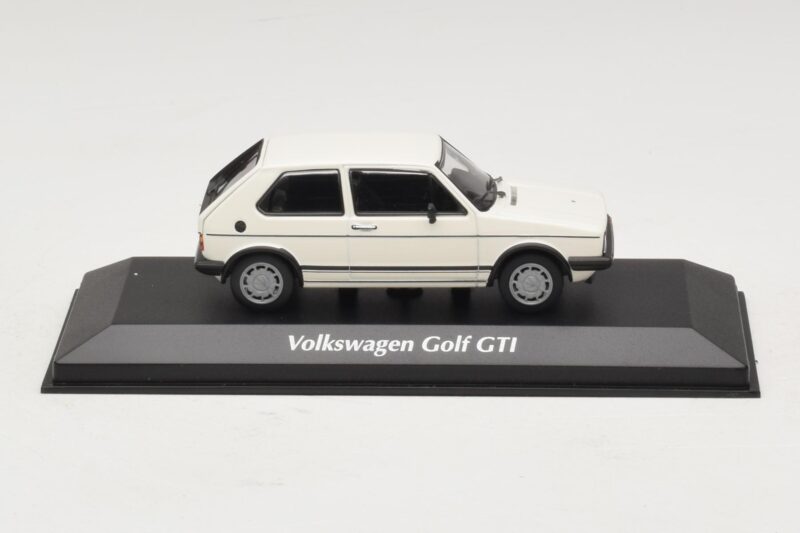 Volkswagen Golf GTI Mk1 Valge Maxichamps 1:43 Volkswagen Golf GTI Mk1 Valge Maxichamps 1:43 940055171 Metall