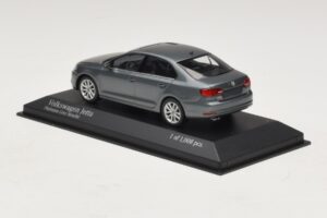 Volkswagen Jetta Mk6 Grey Metallic Minichamps 1:43 400059000 Metall - pilt 3/4