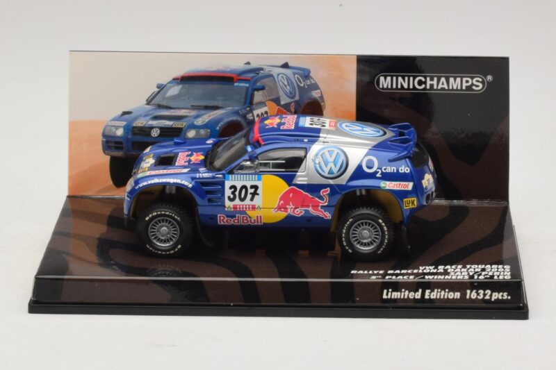 Volkswagen Race Touareg Red Bull #307 B. Saby / M. Perin Dakar Rally 2005 Minichamps 1:43 Volkswagen Race Touareg Red Bull #307 B. Saby / M. Perin Dakar Rally 2005 Minichamps 1:43 436055307 Metall