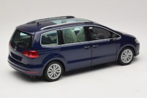 Volkswagen Sharan Blue Metallic Minichamps 1:18 110051000 Metall - pilt 3/8