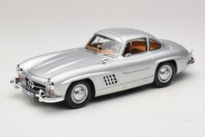 Mercedes 300 SL W198 Gullwing hõbedane Norev 1:18 Mercedes 300 SL W198 Gullwing hõbedane Norev 1:18 183857 Metall
