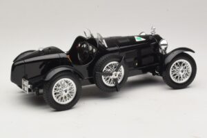 Alfa Romeo 8C Monza Must Bburago 1:18 3014-P1 Metall - pilt 2/6