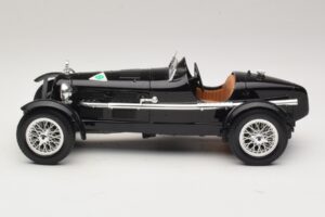Alfa Romeo 8C Monza Must Bburago 1:18 3014-P1 Metall - pilt 3/6