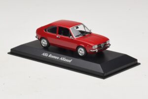 Alfa Romeo Alfasud Punane Maxichamps 1:43 940120100 Metall - pilt 3/5