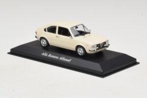 Alfa Romeo Alfasud Valge Maxichamps 1:43 940120101 Metall - pilt 3/5