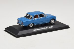 Alfa Romeo Giulia 1600 Sinine Maxichamps 1:43 940120900 Metall - pilt 2/5